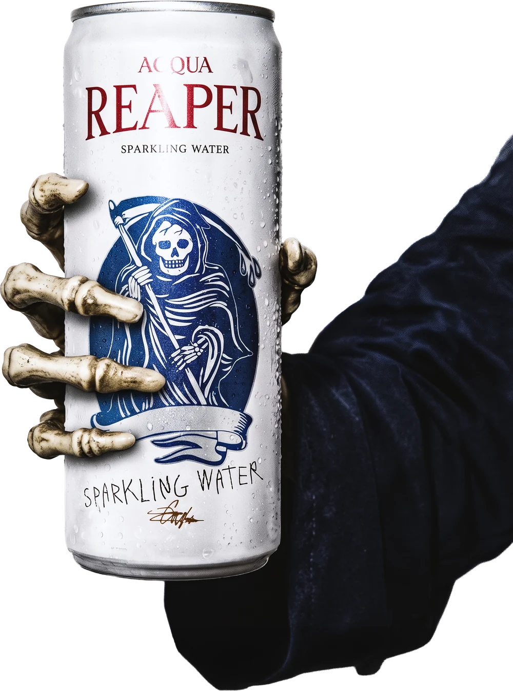 Eine Skeletthand hält eine Dose Sparkling Water
